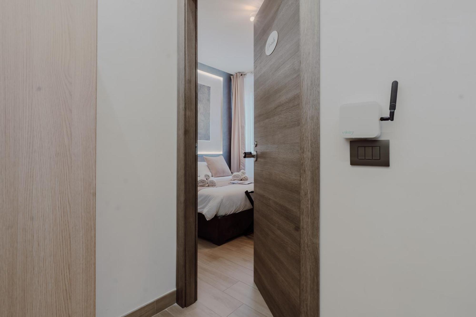Domus Aeterna - Re Di Roma Hotel Exterior photo